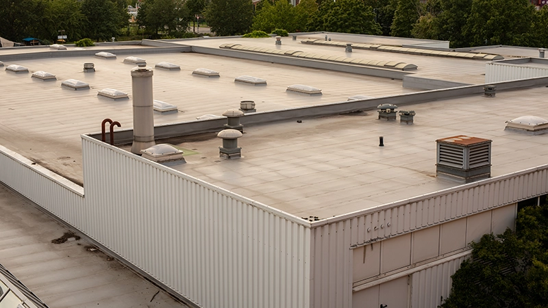 Flatroofadobestock 873058743